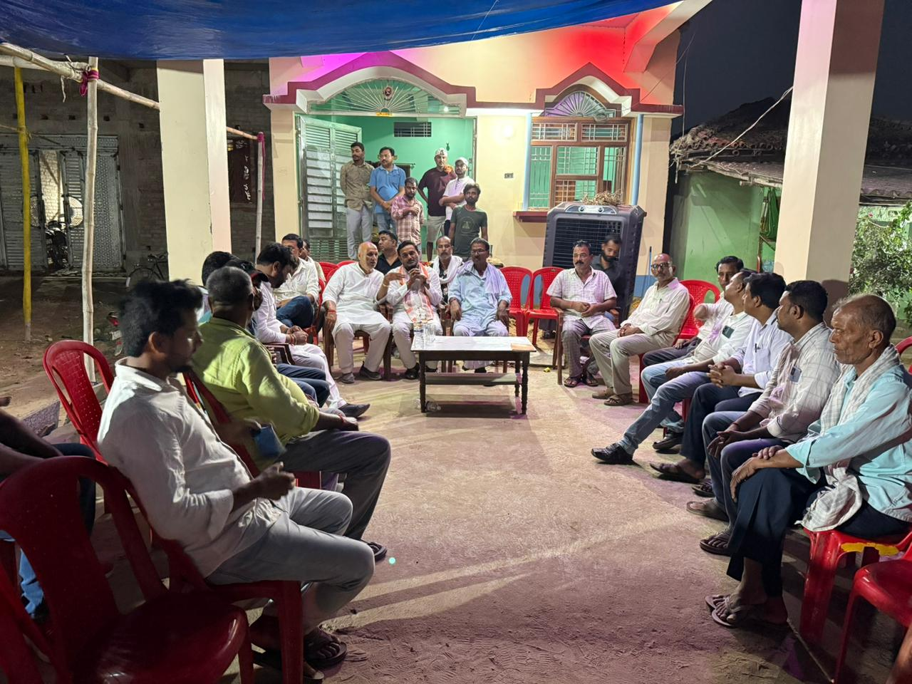 रौशन आनंद के परिवारवालों से मिले जन सुराज नेता किशोर कुमार, प्रिंस यादव की संदिग्ध मौत की CBI जांच की मांग