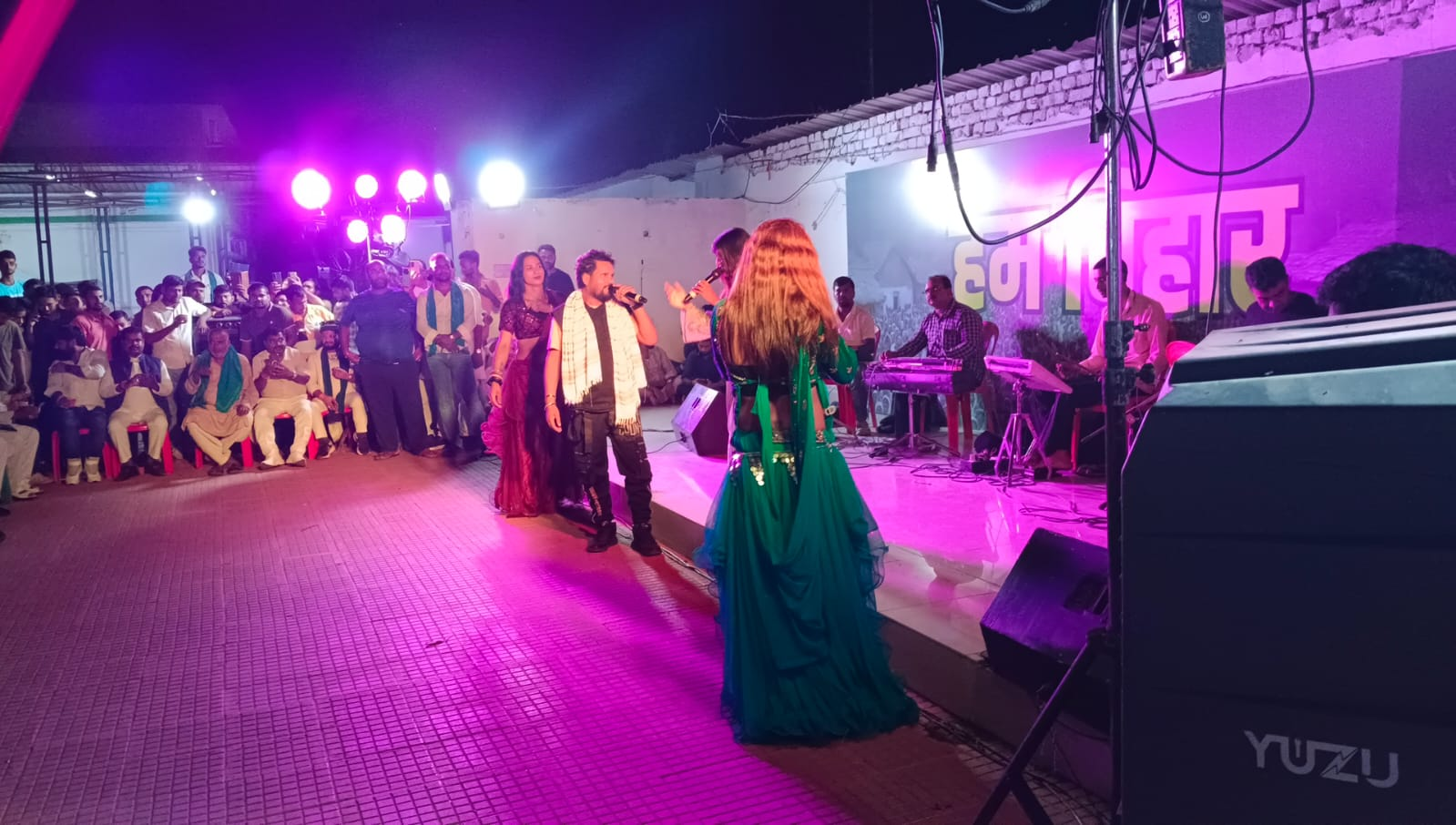 लालू के जन्मदिन समारोह में भोजपुरी गायक छोटू छलिया पर मेहरबान हुईं राबड़ी देवी, डायमंड का कंगन किया भेंट