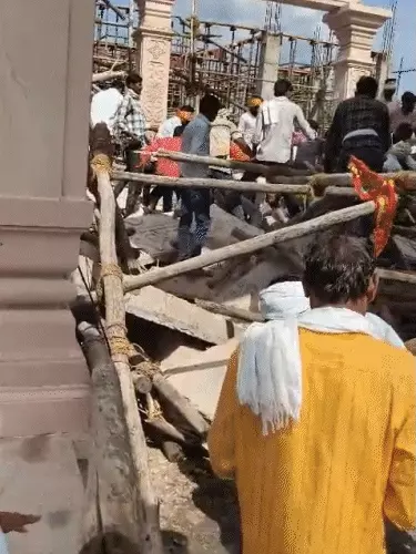 महाराष्ट्र के हनुमान मंदिर में बड़ा हादसा: छत गिरने से 6 की मौत, 30-40 लोगों के दबे होने की आशंका