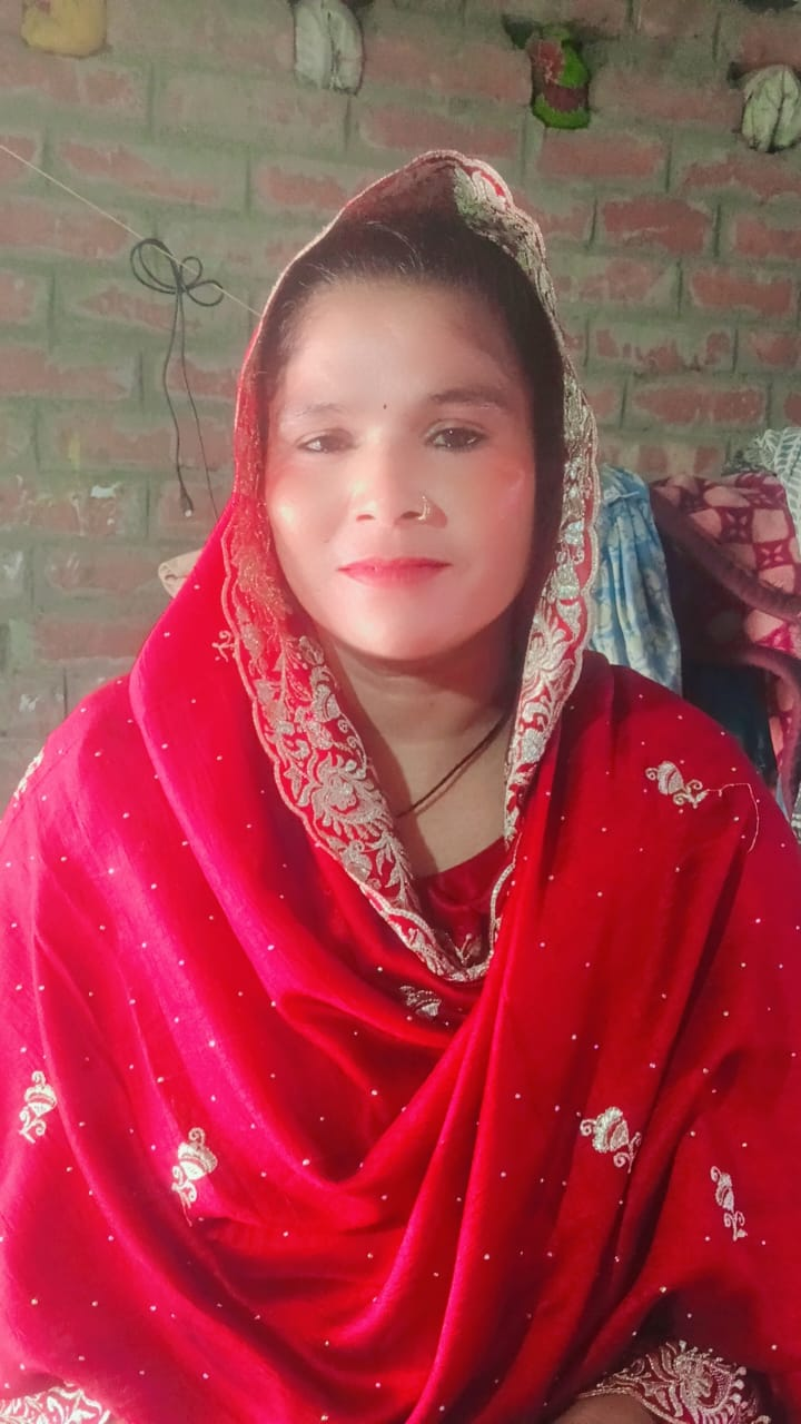 रॉन्ग नंबर से हुआ प्यार: 19 साल के युवक ने 5 बच्चों की मां से रचाई शादी, पहले पति के लिए धर्म परिवर्तन कर बिंदु से बनी थी सीमा परवीन
