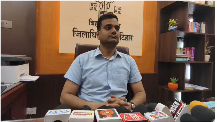 म्यूटेशन के लिए तीन बार ली रिश्वत! कटिहार में राजस्व कर्मचारी का वीडियो वायरल