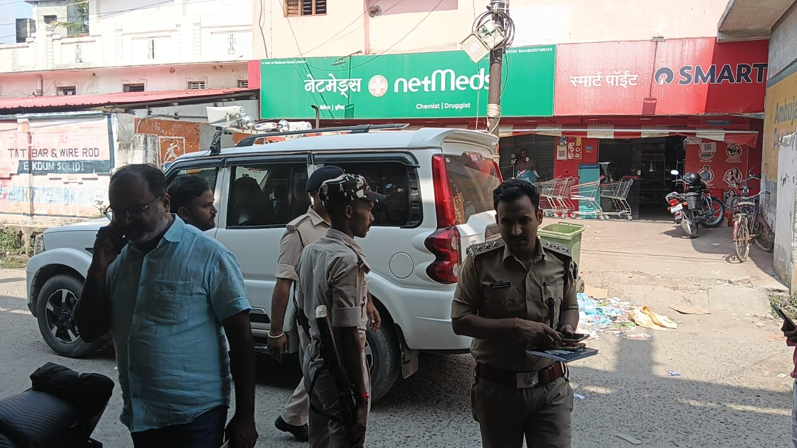 मधुबनी के जयनगर में दिनदहाड़े 6 लाख की लूट, हथियार के बल पर रिलायंस स्मार्ट प्वाइंट के मैनेजर को बनाया निशाना  