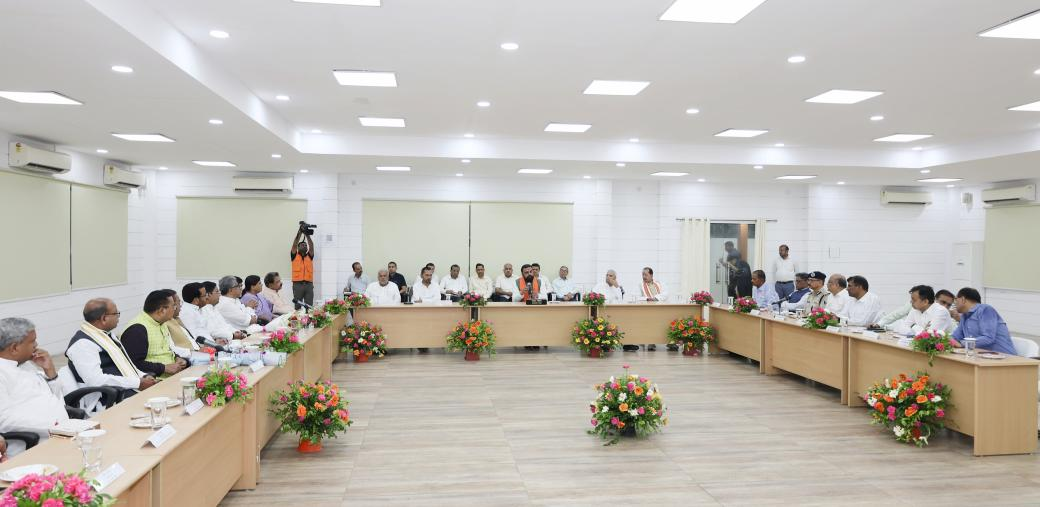 पूजा पाठ के साथ सम्राट चौधरी ने सीएम आवास में किया गृह प्रवेश: मंत्रियों के साथ बैठक कर दिया टास्क
