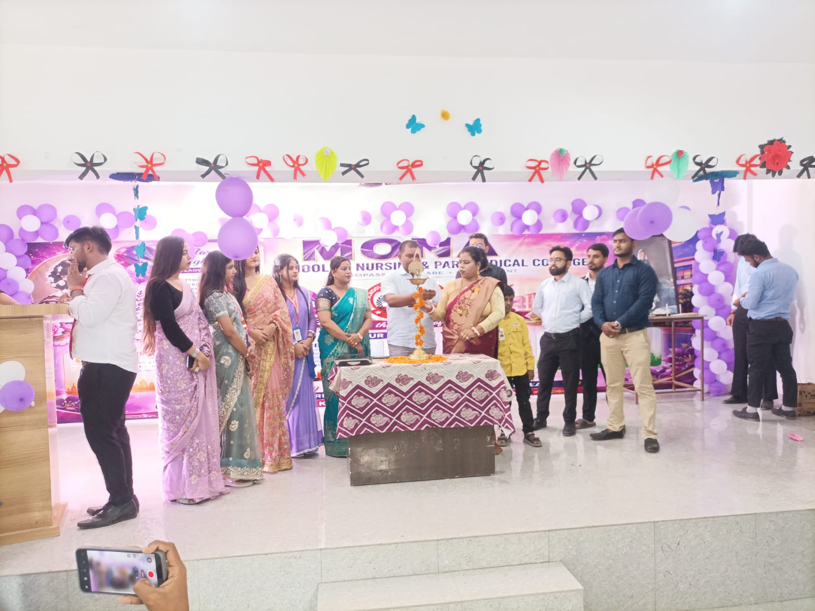 मोना ग्रुप ऑफ इंस्टीट्यूशंस में हर्षोल्लास के साथ मनाया गया अंतरराष्ट्रीय नर्स दिवस, चेयरमैन बोले..नर्सिंग महज पेशा नहीं बल्कि पीड़ितों की निस्वार्थ सेवा है