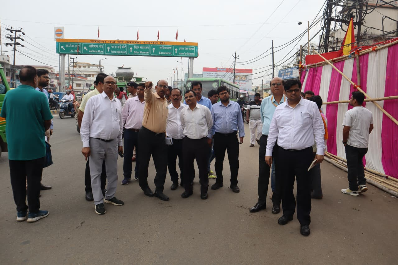 पटना में सड़कों और फ्लाइओवर की खामियों पर सख्त हुए सचिव, तय समय में सुधार के निर्देश