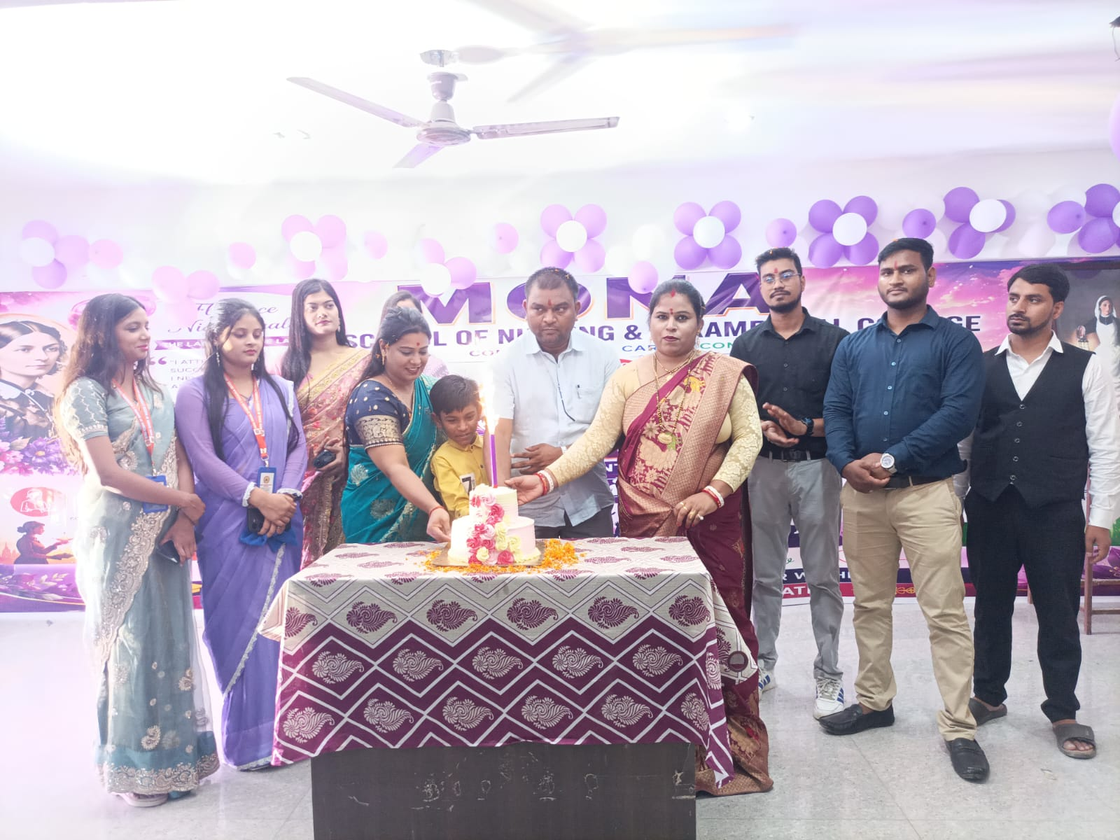 मोना ग्रुप ऑफ इंस्टीट्यूशंस में हर्षोल्लास के साथ मनाया गया अंतरराष्ट्रीय नर्स दिवस, चेयरमैन बोले..नर्सिंग महज पेशा नहीं बल्कि पीड़ितों की निस्वार्थ सेवा है
