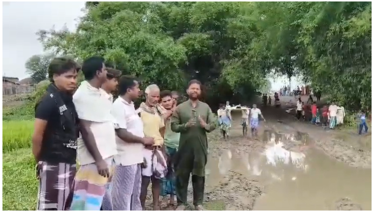 बिहार में चारपाई बनी एम्बुलेंस, बदहाल सड़क ने खोली सिस्टम की पोल, सम्राट की विराट टीम पर अब सबकी नजर
