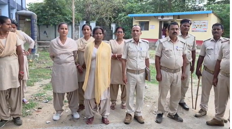 पूर्णिया में महिला गृहरक्षकों से घूस मांगने का आरोप, विरोध करने पर गाली-गलौज और धमकी 