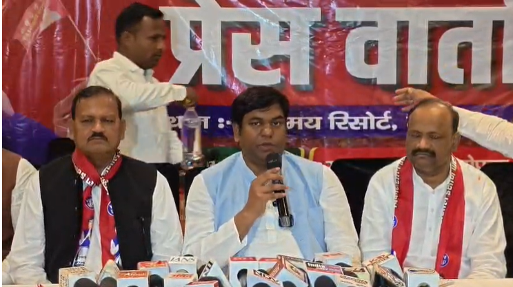 ‎यूपी में VIP को मिली बड़ी मजबूती, प्रेमचंद कश्यप और अच्छे लाल निषाद हजारों समर्थकों के साथ मुकेश सहनी की पार्टी में हुए शामिल