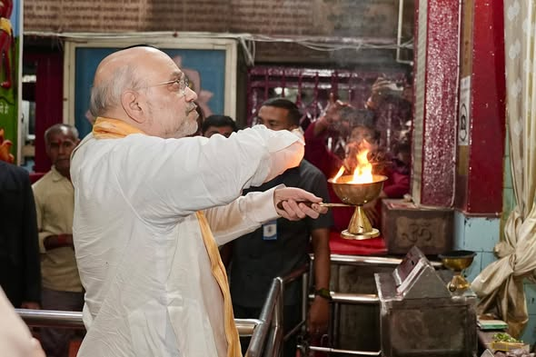 कैबिनेट विस्तार से पहले बजरंगबली के दरबार में शाह-सम्राट: पटना के राजवंशी नगर हनुमान मंदिर में की पूजा-अर्चना
