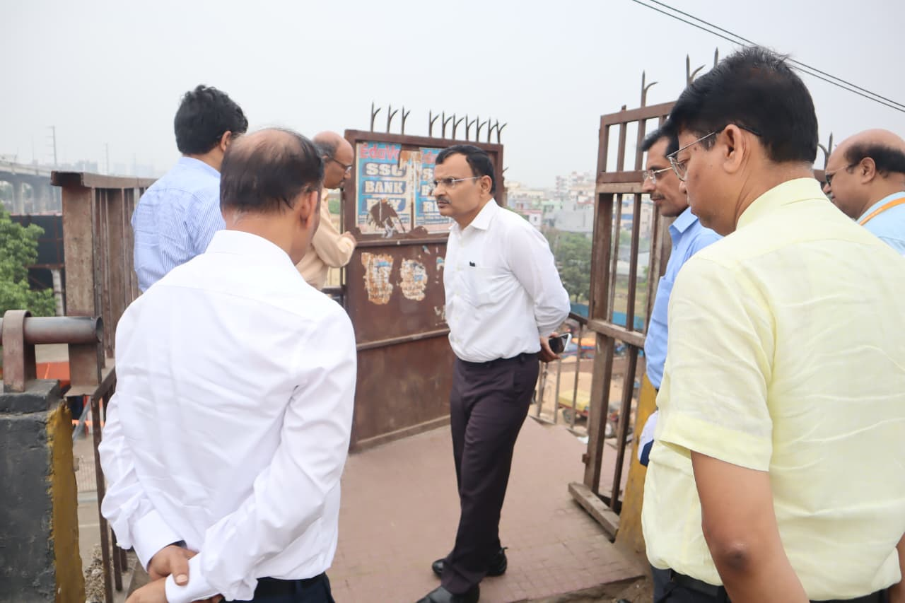 पटना में सड़कों और फ्लाइओवर की खामियों पर सख्त हुए सचिव, तय समय में सुधार के निर्देश