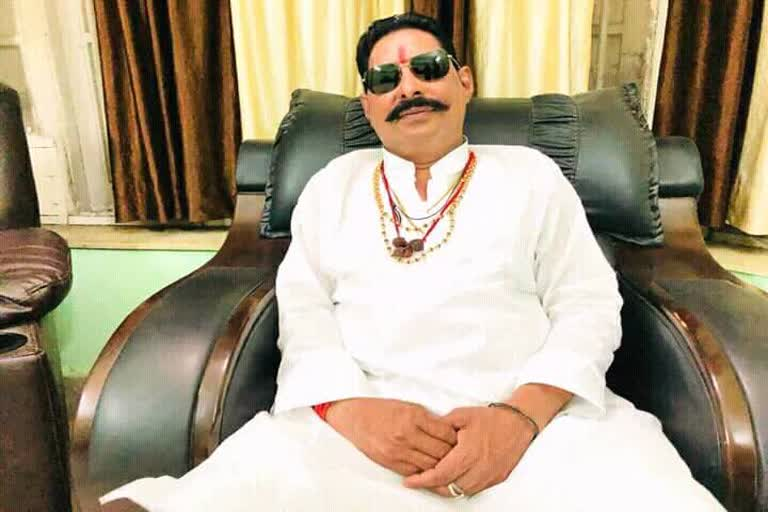 ‘हम सरकार हैं’ से ‘तोरा काहे दिक्कत हो रहा है?’टोपी-चश्मा-सिगरेट से लेकर ठेठ अंदाज तक… आखिर क्यों हर बार सुर्खियों में आ जाते हैं ‘छोटे सरकार’ अनंत सिंह?