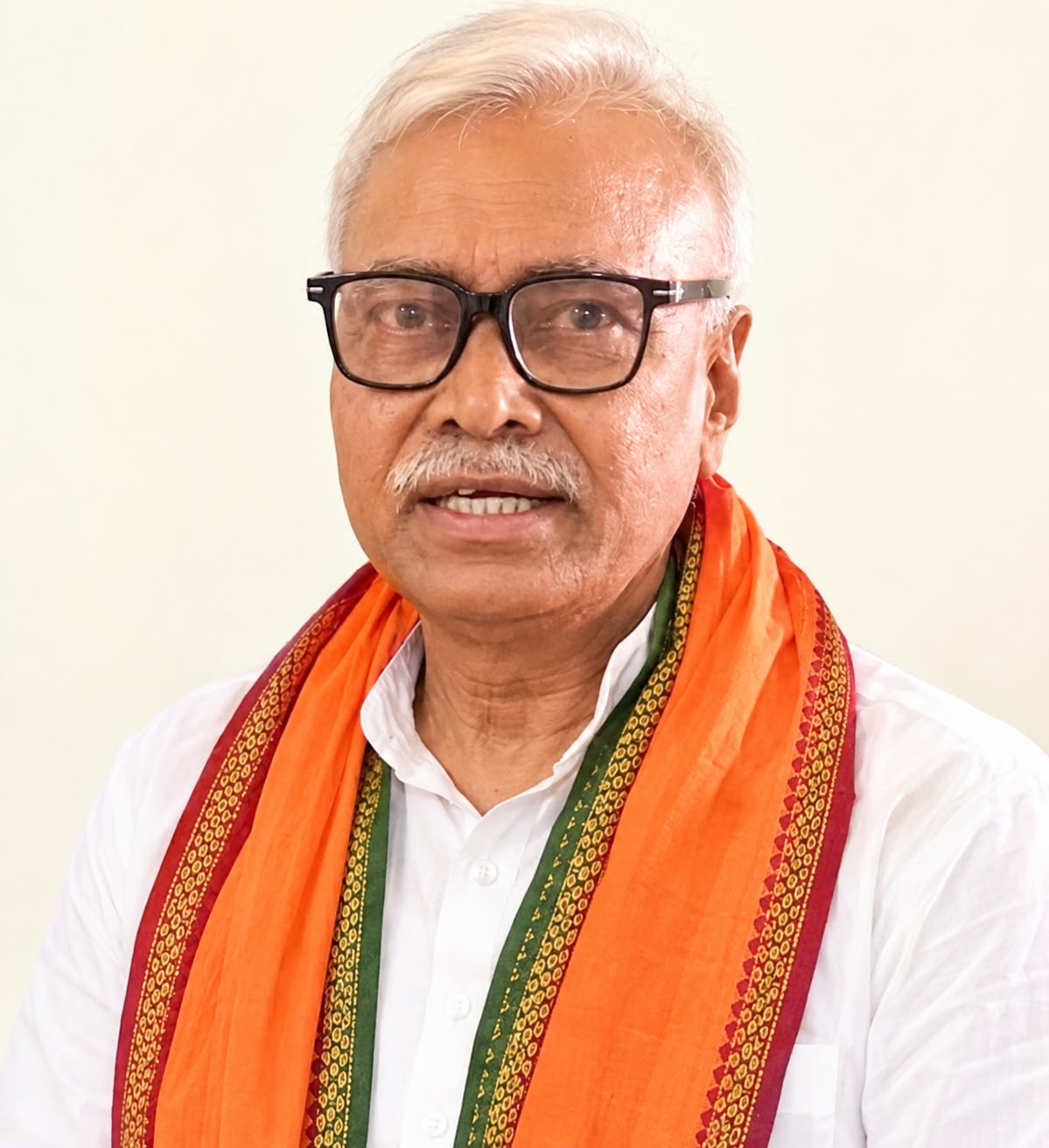 दरभंगा चुनाव में हार के बाद भी चर्चा में सर्वेश कुमार, RJD के अनिल कुमार झा को गले लगाकर दी बधाई