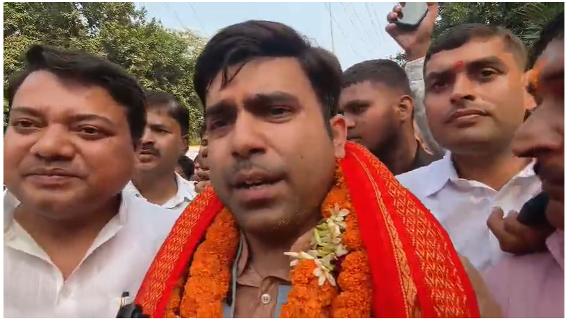 तिरहुत स्नातक सीट से अभिषेक झा ने किया नामांकन, NDA नेताओं ने किया शक्ति प्रदर्शन