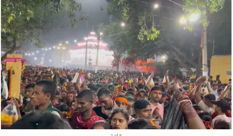 Teldiha Durga Mandir: नवरात्र के पहले दिन तेलडीहा मंदिर में उमड़ा आस्था का सैलाब, 20 KM पैदल चलकर पहुंचे श्रद्धालु