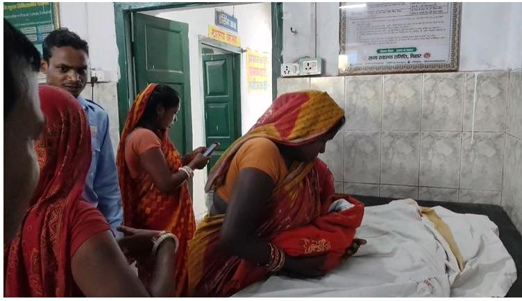 सुपौल में नवजात बच्ची को नदी में फेंका, मौत से जूझ रही मासूम को महिलाओं ने बचाया; ममता ने दी नई जिंदगी