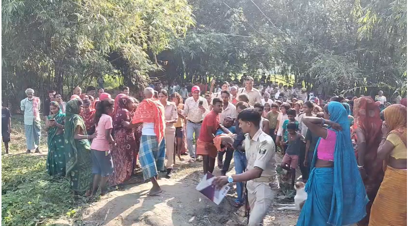 मधेपुरा में 8वीं के छात्र का शव बरामद, गले पर निशान से परिजनों ने जतायी हत्या की आशंका