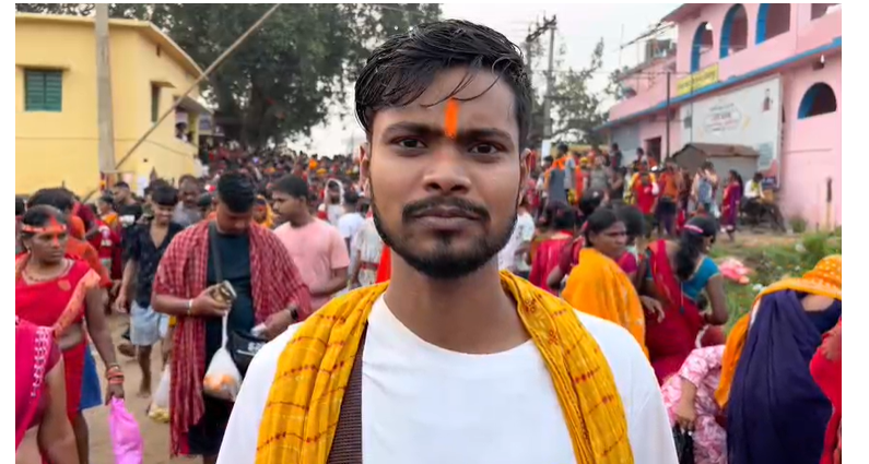 Teldiha Durga Mandir: नवरात्र के पहले दिन तेलडीहा मंदिर में उमड़ा आस्था का सैलाब, 20 KM पैदल चलकर पहुंचे श्रद्धालु