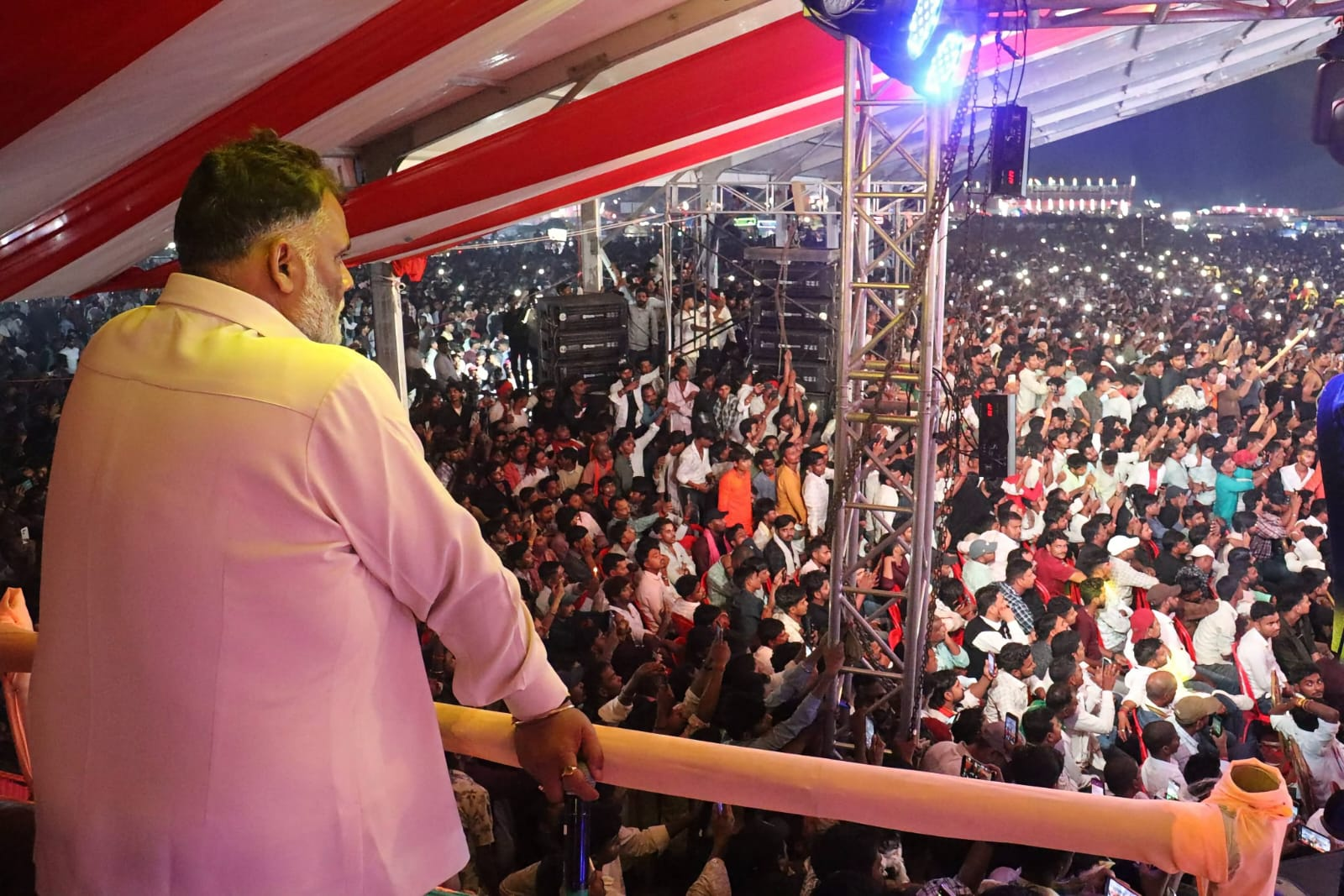 खुर्दा महोत्सव में खेसारीलाल यादव ने मचाया धमाल, भोजपुरी गीतों पर रातभर झूमे लाखों दर्शक
