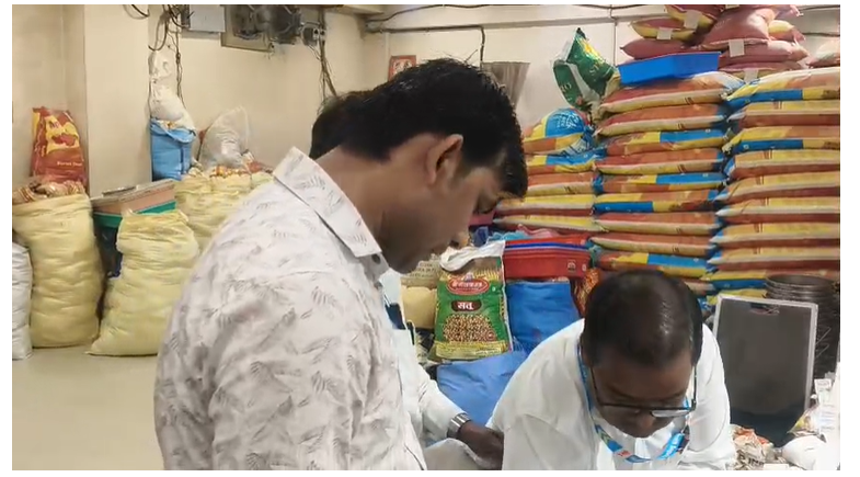पटना में ब्लिंकिट वेयरहाउस पर बड़ी कार्रवाई, ₹2.13 करोड़ की खाद्य सामग्री की बिक्री पर रोक; 9 to 9 समेत कई स्टोर को भी नोटिस