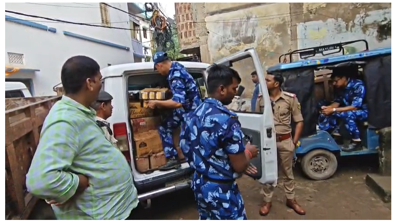 क्या यही शराबबंदी है? बिहार में विदेशी शराब की बड़ी खेप बरामद, ट्रंक-फ्रिज और बर्तनों में छिपाकर रखी गई थी लाखों रूपये की वाइन