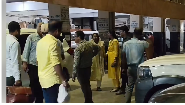 पटना में CBI की बड़ी कार्रवाई, IT अधिकारी और क्लर्क 17 हजार रुपये घूस लेते रंगेहाथ गिरफ्तार