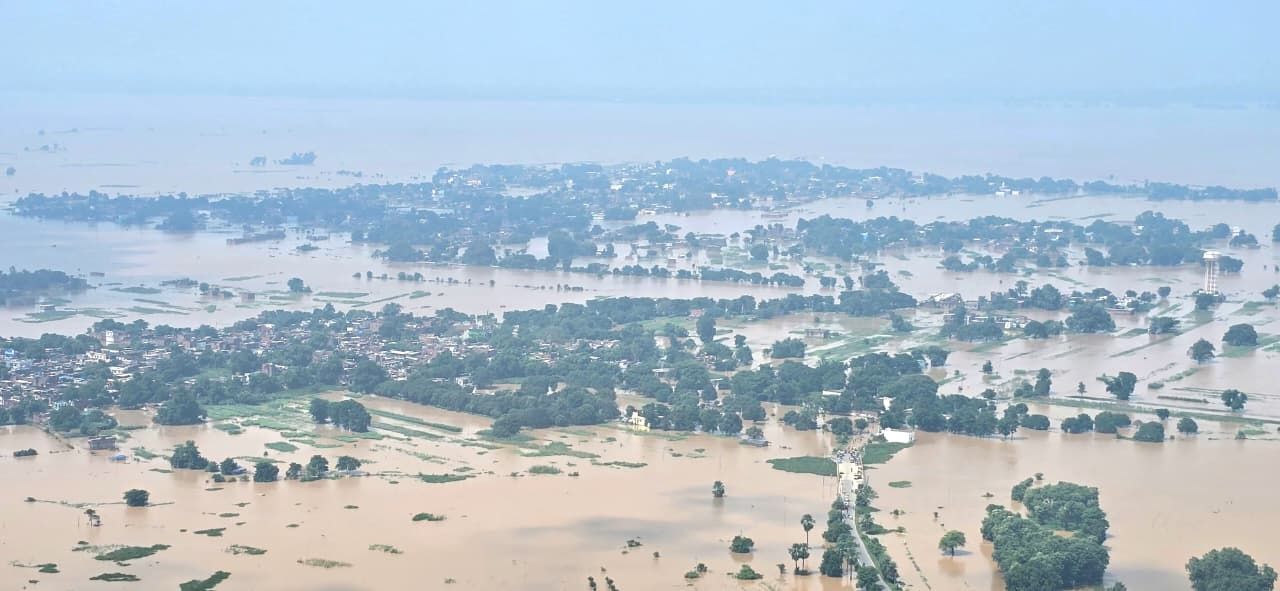 बिहार में फिर बढ़ा बाढ़ का खतरा, CM सम्राट चौधरी ने किया एरियल सर्वे, अधिकारियों को दिए सख्त निर्देश