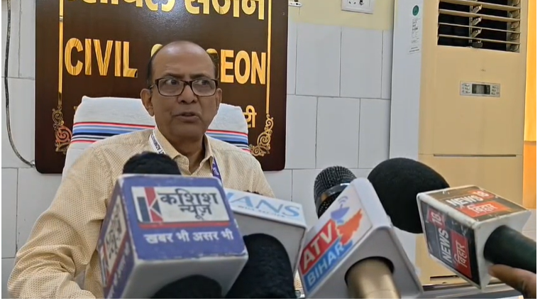 मरीज की जान से खिलवाड़: बच्चे के सिर में टांका लगाते चपरासी का वीडियो वायरल, बिहार की स्वास्थ्य व्यवस्था पर उठे सवाल