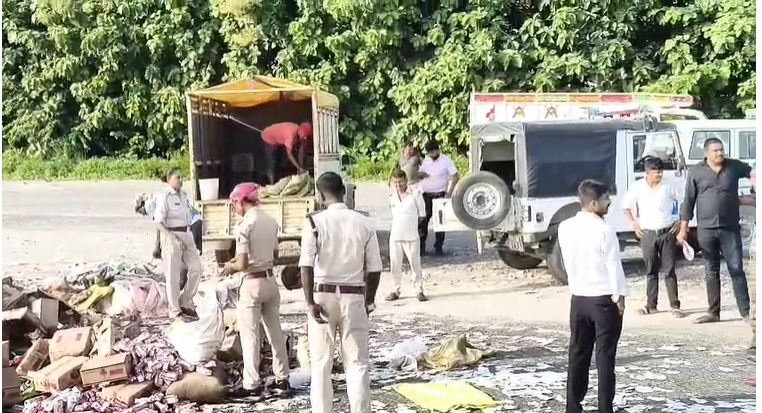 गोपालगंज में 5088 लीटर शराब पर चला बुलडोजर, 82 मामलों में जब्त एक करोड़ की खेप नष्ट