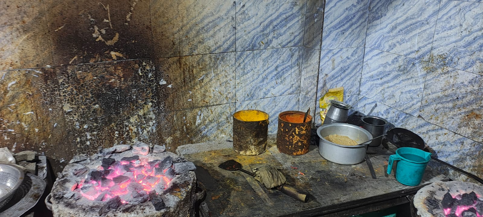 बिहार में खाद्य सुरक्षा पर सख्ती: किचन गंदा रहने पर समस्तीपुर में लाइसेंस निलंबित, मुजफ्फरपुर में मिठाई प्लांट बंद, रोहतास में एक्सपायर्ड पापड़ नष्ट