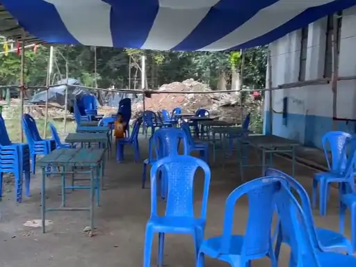 Mokama Flood : ‘पानी छाती तक, चूल्हा बंद... अब पेट कैसे भरेगा?’ मोकामा में 1000 बाढ़ पीड़ितों पर दोहरी मार, राहत केंद्र बंद होने से गुस्सा