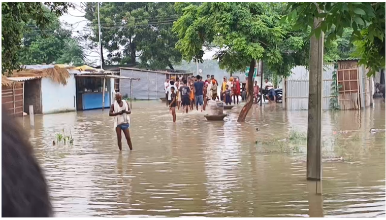जहानाबाद के बाढ़ प्रभावित इलाकों का DM ने किया ग्राउंड विजिट, ग्रामीणों की समस्याओं का लिया जायजा