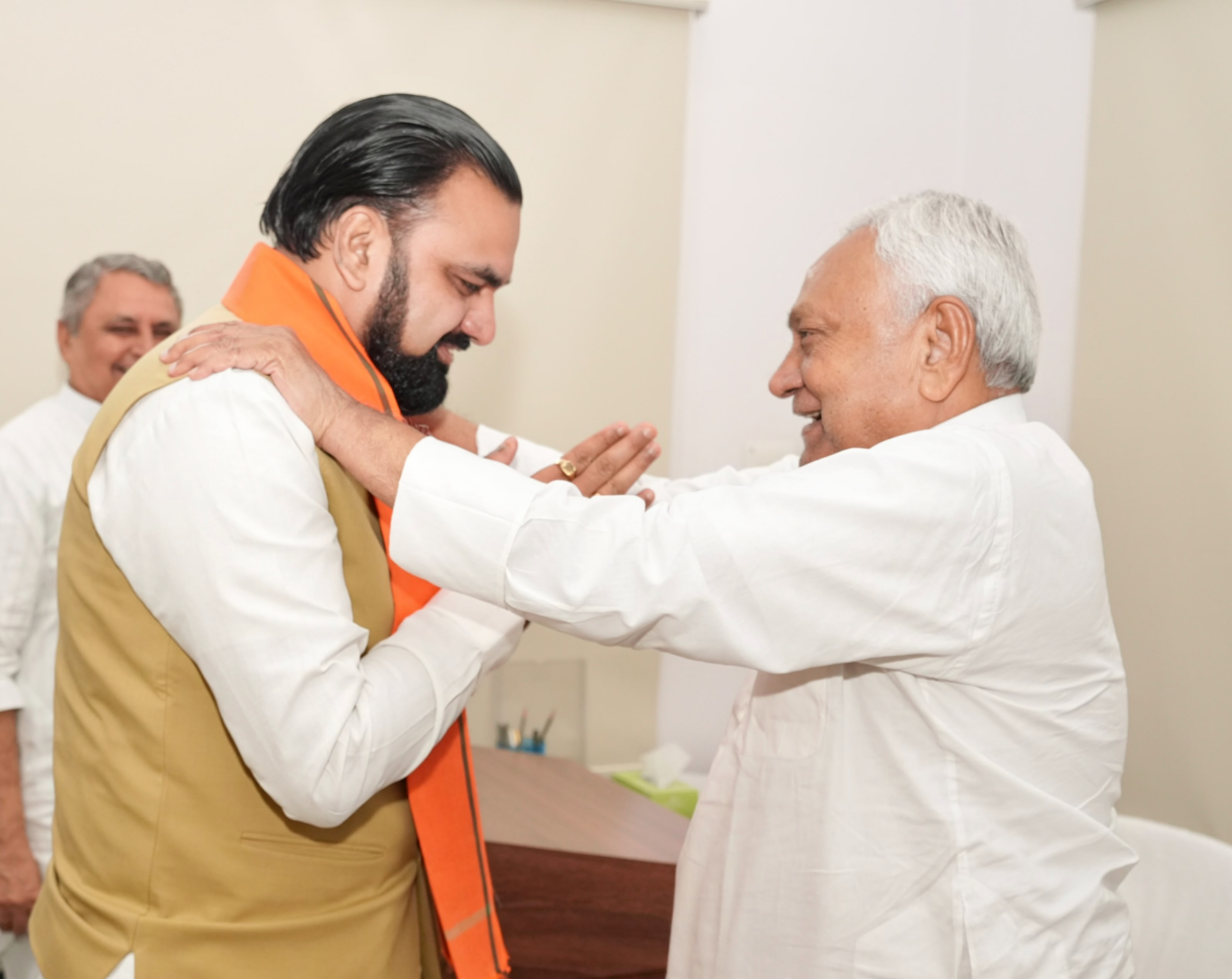 नीतीश से मिलने पहुंचे सम्राट: MLC चुनाव और लड़कियों के साथ छेड़खानी की घटना पर हुई चर्चा 