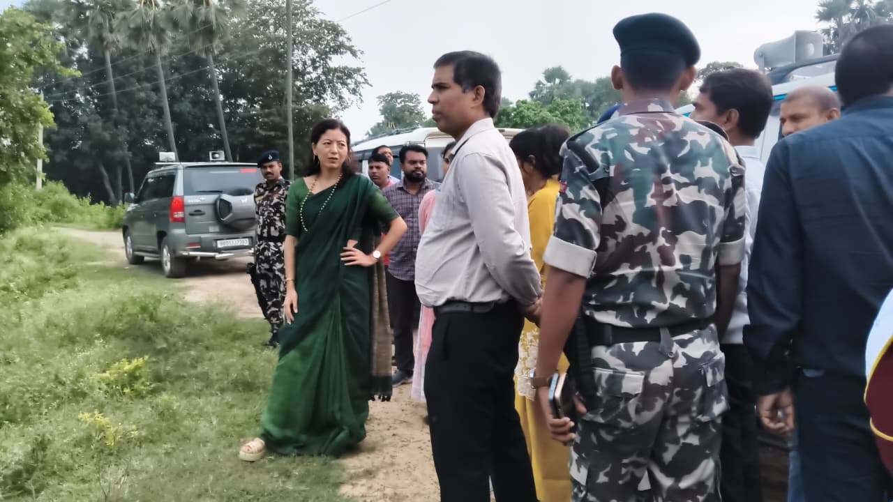 जहानाबाद के बाढ़ प्रभावित इलाकों का DM ने किया ग्राउंड विजिट, ग्रामीणों की समस्याओं का लिया जायजा