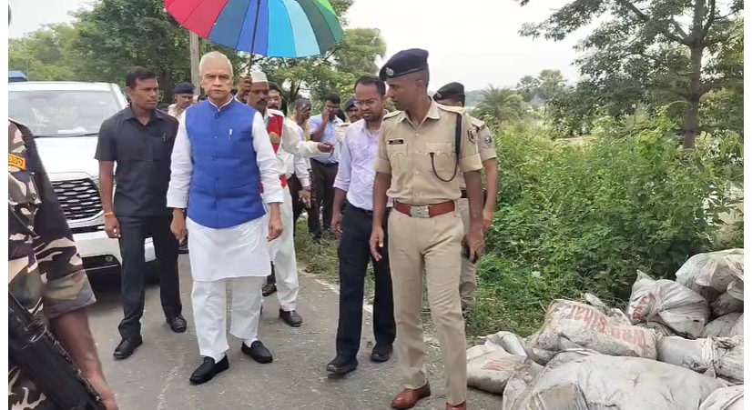 सारण के माही नदी का तटबंध टूटने से 8 गांव प्रभावित, उपमुख्यमंत्री बिजेंद्र प्रसाद यादव ने लिया जायजा