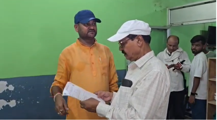 फर्जी क्लीनिक में प्रसव के दौरान गर्भवती महिला और नवजात की मौत, अस्पताल में शव रखकर परिजनों ने किया हंगामा