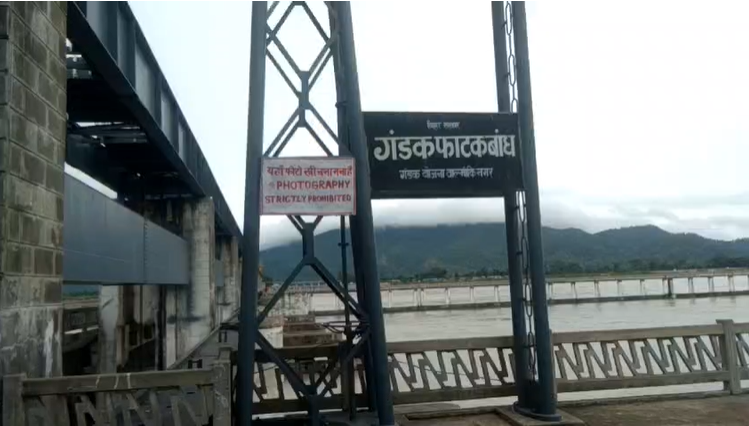 बिहार में फिर बाढ़ का खतरा! वाल्मीकिनगर बराज से 3.24 लाख क्यूसेक पानी छोड़ा गया